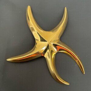 Brooch– VTG-gold stainless steel star fish design – with back clasp  - 4.25" Dtr